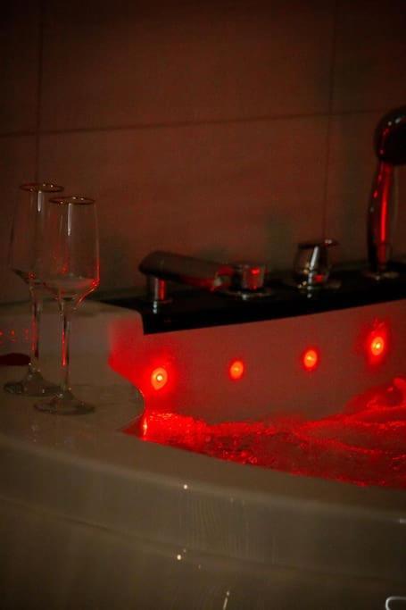 Escapade Suite Альбервиль Экстерьер фото